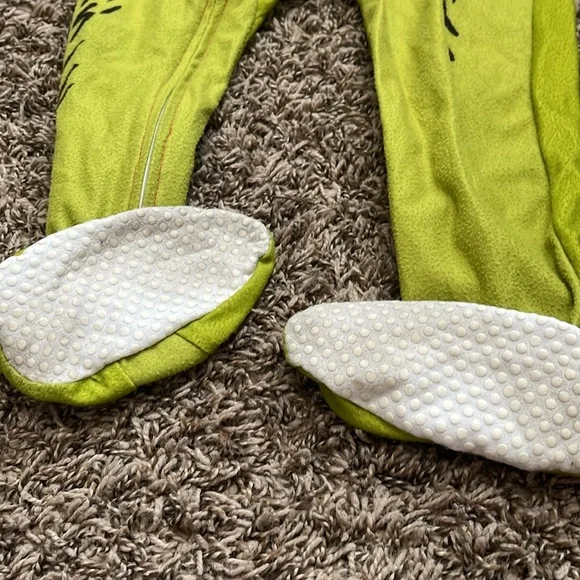 The Grinch toddler size 4 onesie, Halloween costume or pajama - Picture 4 of 9